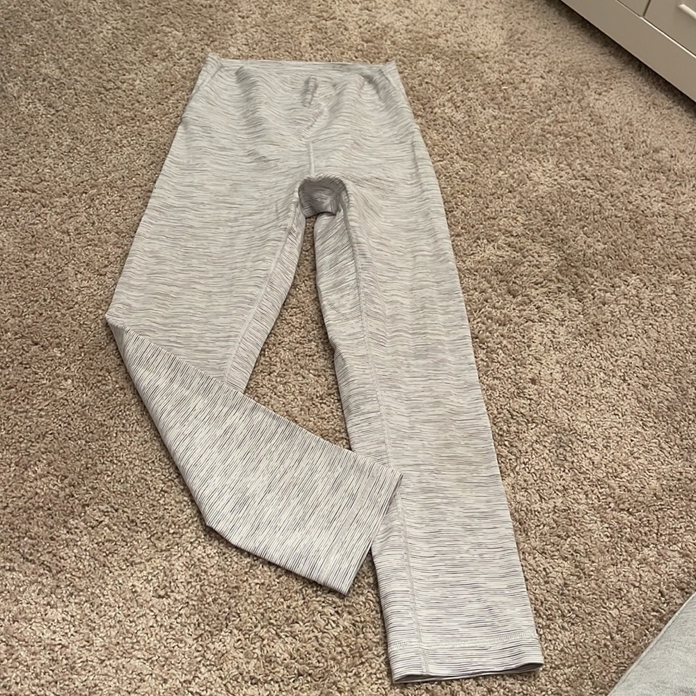 Lululemon 23” leggings